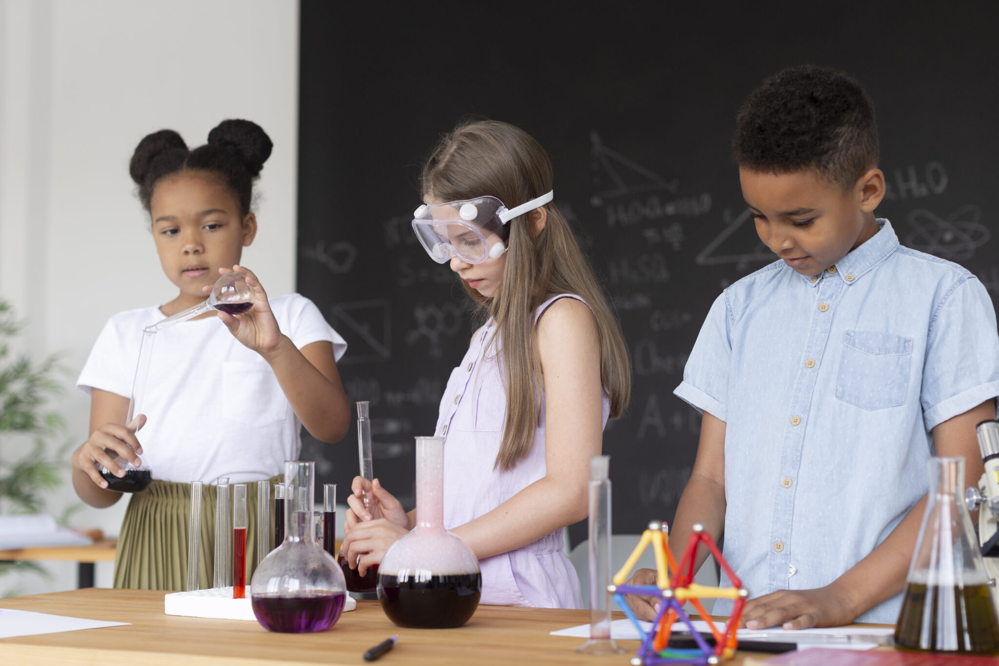 children-learning-more-about-chemistry-class